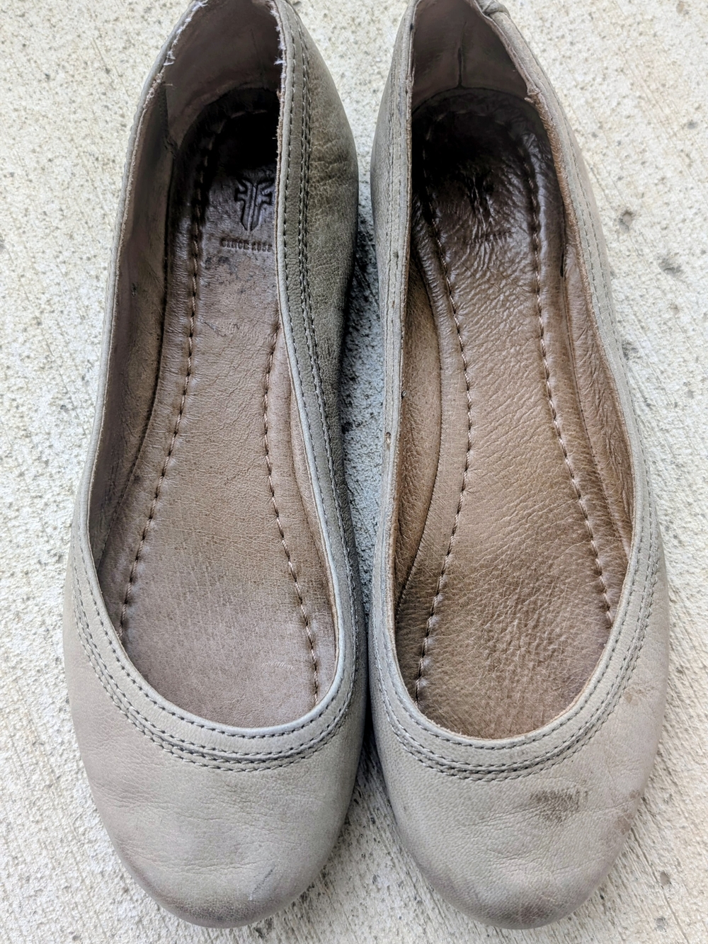 Frye Carson Round Toe Ballet Flats Light Tan Brown Leather